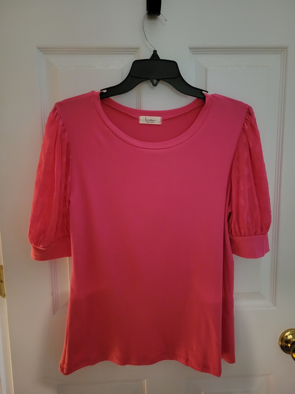 Fuchsia Short-Sleeve Puff-Sleeve Top by Les Amis